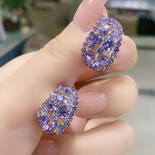 Brincos de argola com diamantes criados em laboratório