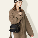 Bolsa transversal de couro com alça larga ajustável e compartimentos multifuncionais clássicos