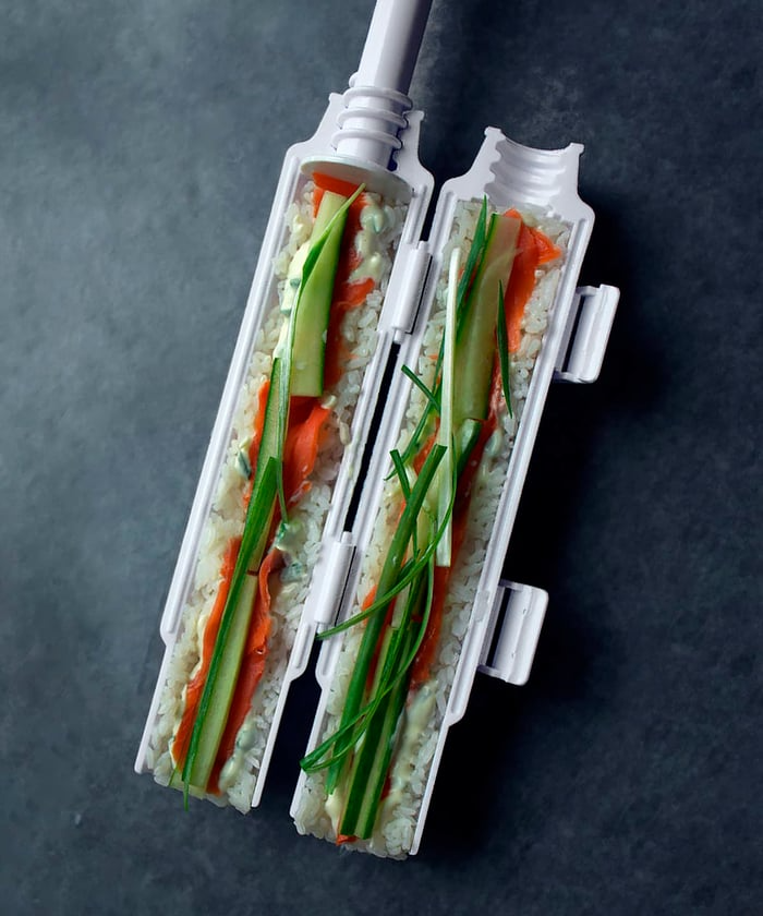 Sushi Roller Bazooka: Noite de Sushi Perfeita na Palma da Sua Mão.